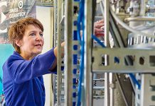 Bundesrätin Simonetta Sommaruga beim Besuch einer Power-to-Gas-Anlage. Foto: Michael Buholzer