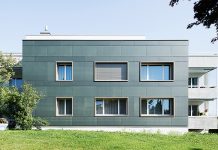 Stromproduzierende Solarfassade. Foto: Umwelarena