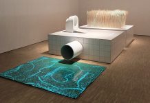 Intelligentes Urin-Trenn-WC Installationsansicht des offiziellen österreichischen Beitrags Circular Flows. The Toilet Revolution! Eine Installation von EOOS, beauftragt und kuratiert vom MAK – Museum für angewandte Kunst, Wien, XXII Triennale di Milano 2019. Foto: EOOS