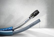 Hochflexibles Geberit-PushFit-­Polybutenrohr und formstabiles Geberit-PushFit-Metallverbundrohr. Mit zwei O-Ringen und der innovativen Kombination aus Klemmring und Edelstahl- Krallring bietet das PushFit-System höchste Sicherheit. Je grösser die Zugkraft, desto mehr verkrallen sich die Bauteile ineinander. Foto: Geberit Vertriebs AG