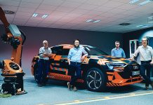 Das Projektteam der Hager Group und AUDI AG. Foto: obs/Hager Group/Tom Ziora