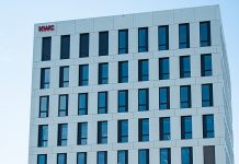 Neues Domizil für KWC Das 7-geschossige Hochhaus an der KWC-Gasse 1 ist eines der höchsten Gebäude von Unterkulm. Foto: KWC