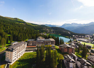 Das Waldhotel Arosa in Bilderbuchlage bietet für alle Gäste Entspannung, Wellness und passende Aktivitäten. Foto: Waldhotel Arosa