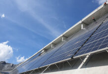Axpo baut nächste alpine Solaranlage Axpo versechsfacht Solar-Ambitionen in der Schweiz und baut nächste alpine Solaranlage. Foto: Axpo