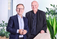 Prof. Dr. Hans Sommer (rechts) hat den Vorsitz im Aufsichtsrat der Drees & Sommer SE zum 1. Januar 2023 an seinen Stellvertreter Dr. Johannes Fritz abgegeben. Foto: zvg