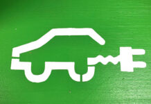 Bidirektionales Laden spart Kosten Eine intelligente Integration von Elektroauto-Batterien in das Energiesystem soll die Systemkosten reduzieren. Foto: Ralph Hutter/Unsplash