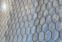 Die leichten, textilen Fassadenelemente mit dem Namen „HydroSKIN“ nehmen das schräg auf die Gebäudehülle treffende Regenwasser auf und geben in Hitzeperioden Wasser ab, um Gebäudeinnenraum und Stadtraum durch Verdunstung natürlich zu kühlen. Foto: Christina Eisenbarth, ILEK, Universität Stuttgart