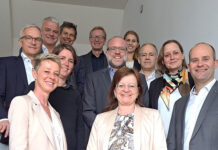 Beirat für Klima und Energie ernannt Der Beirat Klima und Energie mit Vertreterinnen und Vertretern des Kantons: Vorne (v.l.n.r.): Stadträtin Mary Sidler (Sempach), Nationalrätin Priska Wismer, Regierungsrat Fabian Peter Mitte (v.l.n.r.): Peter Galliker, Priska Lorenz, Dr. Raphael Bucher, Stephan Buhofer, Susanne Bäurle (BUWD) Hinten (v.l.n.r.): Prof. Adrian Altenburger, Prof. Anthony Patt, Jürgen Ragaller (BUWD), Ronja Bohnenblust (BUWD). Foto: zvg
