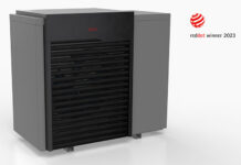 Durch höchste Effizienz (A+++) steht die AEROTOP® SX Wärmepumpe sowohl für geringe Betriebskosten als auch für ökologische Nachhaltigkeit. Ihre herausragende Designqualität wurde 2023 mit dem Red Dot Design Award ausgezeichnet. Foto: ELCO