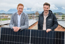 Frédéric Palli (Leiter PV der BKW Building Solutions, links) und Roman Grabherr (Geschäftsführer Solstis Deutschschweiz). Foto: BKW