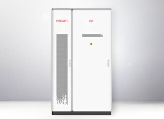 Markteinführung des ersten Outdoor-Batteriespeichers von neoom. Foto: zvg