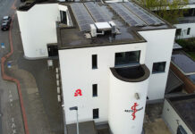 Bereits 2020 wurde eine Photovoltaikanlage auf dem Dach des Emsdettener Dialysezentrums installiert. Foto: ots