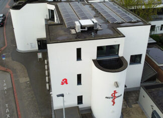 Bereits 2020 wurde eine Photovoltaikanlage auf dem Dach des Emsdettener Dialysezentrums installiert. Foto: ots