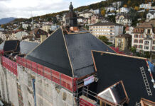 Das Collège des Parcs in Neuenburgverfügt nun über ein aktives Dach dank Tausenden von Solarziegeln. Diese wurden von CSEM und Freesuns entwickelt. Foto: Freesuns