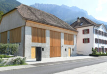 Die alte Scheune wurde zum Musikhaus mit grossem Konzertsaal umfunktioniert. Foto: zvg