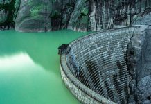 Der Grimsel-Stausee liegt in der Gemeinde Guttannen im Berner Oberland. Foto: AdobeStock