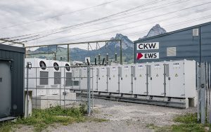 Batteriespeicher helfen mit ihrer Flexibilität, das Stromnetz stabil zu halten. Foto: zvg
