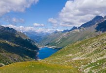 Stauseenin sind wichtig für die Energieversorgungssicherheit der Schweiz. Aber auch thermische Speicher und Batterien werden in Zukunft eine Rolle spielen. Foto: Claudio Carrozzo/Unsplash
