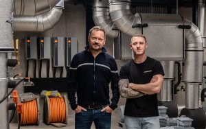 Boris Siegenthaler (links), Gründer und strategischer Direktor von Infomaniak und Julien Bonnat, Datacenter- und Betriebsmanager. Foto: Informaniak