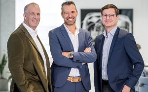 (V.l.n.r.): Räto Mengelt, Stefan Münger mit Sven Lehmann. Foto: Michael Huwiler, foto-huwi.ch