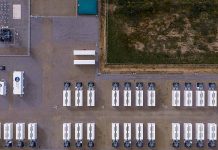 Der Batteriespeicher befindet sich auf dem Gelände des ehemaligen fossilen Kraftwerks Cheviré. Foto: Alpiq