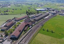 Auf dem Zeughausareal an der Bahnhofstrasse 92 in Seewen ist der neue Forschungsstandort des CSEM eröffnet worden. Foto: Stefan Zürrer