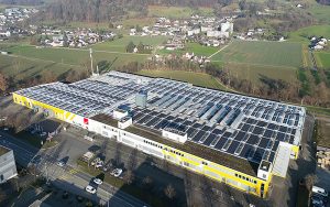 Mit der Erweiterung der PV-Anlage könnten rechnerisch rund 200 Haushalte mit Solarstrom versorgt werden. Foto: AEW Energie AG