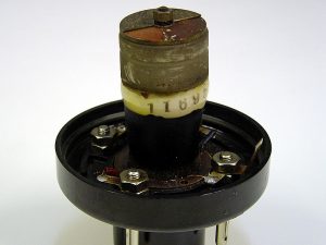 Das hier auf dem Foto noch vorhandene Herzstück des F1 war eine Einheit aus Kaltkathodenröhre und Referenzionisationskammer. Foto: Siemens AG