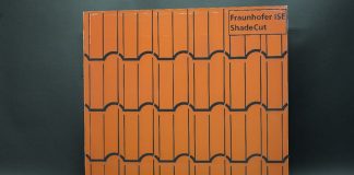 Mit den Folienschnittmustern können zum Beispiel Dachziegel imitiert werden, ohne die Effizienz des PV-Moduls nennenswert zu beeinträchtigen. Foto: Fraunhofer ISE/ Marco Ernst