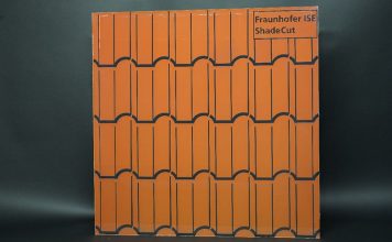 Mit den Folienschnittmustern können zum Beispiel Dachziegel imitiert werden, ohne die Effizienz des PV-Moduls nennenswert zu beeinträchtigen. Foto: Fraunhofer ISE/ Marco Ernst