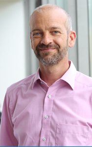 Thomas Klink (49), Produktmanager Wohnraumlüftung der Zehnder Group Schweiz AG, sieht aufgrund der neuen Lärmschutzverordnung in der Schweiz ein enormes zusätzliches Absatzpotential für die Lüftungsbranche. Foto: Zehnder Group Schweiz AG, Gränichen