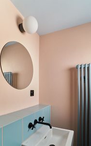 Zehnder Charleston ist in nahezu allen Farbtönen der Zehnder-Farbkarte erhältlich. Die Vielfalt an Farbvarianten erlaubt eine gezielte Akzentsetzung. Foto: Studio MHA