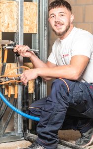 Die Burkhalter Gruppe beschäftigt 5356 Mitarbeitende, davon 1031 Lernende. Foto: zvg