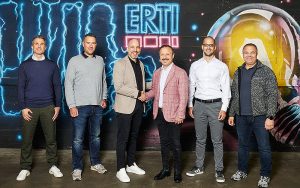 V.l.n.r.: Steven Brosi (Leiter M&A InstallerGroup Schweiz), Marc Schaller (GL-Mitglied Elektro ERTI), Boris Bischoff (CEO InstallerGroup Schweiz), Ertugrul Kalmaz (Gründer Elektro ERTI), Andreas Weiss (CFO InstallerGroup Schweiz), Süleyman Memis (GL-Mitglied Elektro ERTI). Foto: InstallerGroup Schweiz AG