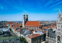Über 500 Millionen Tonnen Baurohstoffe verschlingt die deutsche Baubranche jährlich für Gebäude und Infrastruktur. Um dem entgegenzuwirken, möchte die Landeshauptstadt München eine Baustoffbibliothek etablieren. Foto: Daniel Schmidt/Unsplash