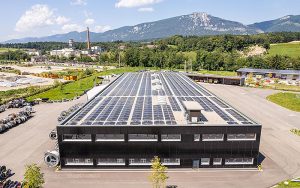 Solaranlagen sind oft ein wichtiger Bestandteil einer optimierten Energieversorgung. Foto: Symbolbild/BKW