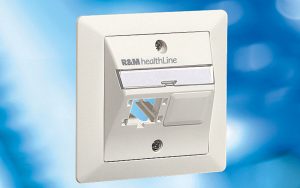 Dosen aus dem R&MhealthLine-System stellen im Patientenzimmer oder Operationssaal für medizintechnische und viele andere digitale Geräte den Zugang zum Datennetz her. Foto: R&M