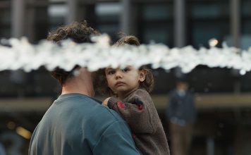 Geberit startet Kampagne «Besser. Für Sie.» Im neuen TV-Spot wird die Geberit Kernkompetenz Mastering Water auf überraschende Art und Weise inszeniert. Foto: Geberit