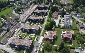 Das Baumgarten-Areal in Küttigen zeigt, wie durch gemeinschaftliche Nutzung von Strom und transparente Abrechnung Eigentümer- und Mieterschaft sowie Quartier gleichermassen profitieren. Foto: Eniwa AG