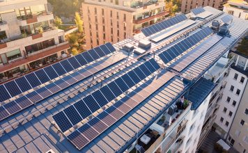 Ab 2027 sind negative Einspeisetarife für Solarstrom möglich Für Betreiber von Photovoltaik-Anlagen verändert sich die wirtschaftliche Ausgangslage. Intelligente Steuerung hilft, Einspeisung, Speicherung und lokalen Verbrauch besser auf Markt- und Netzsignale abzustimmen. Foto: iStock