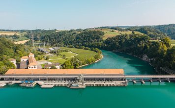 Das Wasserkraftwerk und die Unterstation Mühleberg. Foto: BKW/Daniel Hager