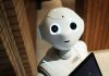 Smart Home: Vom Thermostat zum humanoiden Roboter Smart Home: Vom WLAN-Thermostat zum menschenähnlichen Roboter. Foto: Alex Knight/unsplash