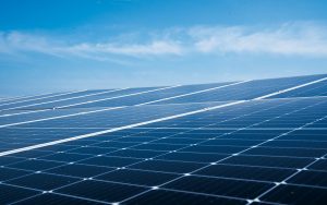 Systemrelevante Photovoltaikanlagen: NTC legt umfassende Cybersicherheitsanalyse mit konkreten Empfehlungen vor. Foto: Soren H Omf/Unsplash