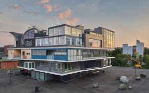 Der neue Climate Solutions Hub befindet sich in der UNIT STEP2 (oberster Stock, Mitte) des modularen Forschungs- und Innovationsgebäudes NEST der Empa und Eawag in Dübendorf. Foto: Zooey Braun
